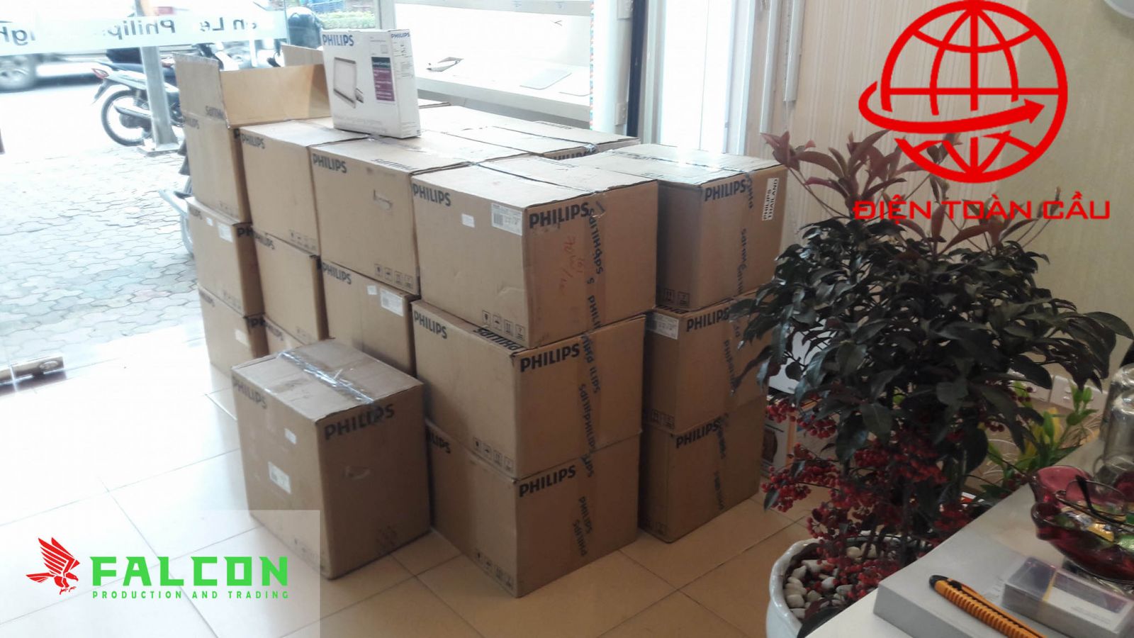 địa chỉ bán đèn philips Falcon nhà phân phối đèn led Philips uy tín