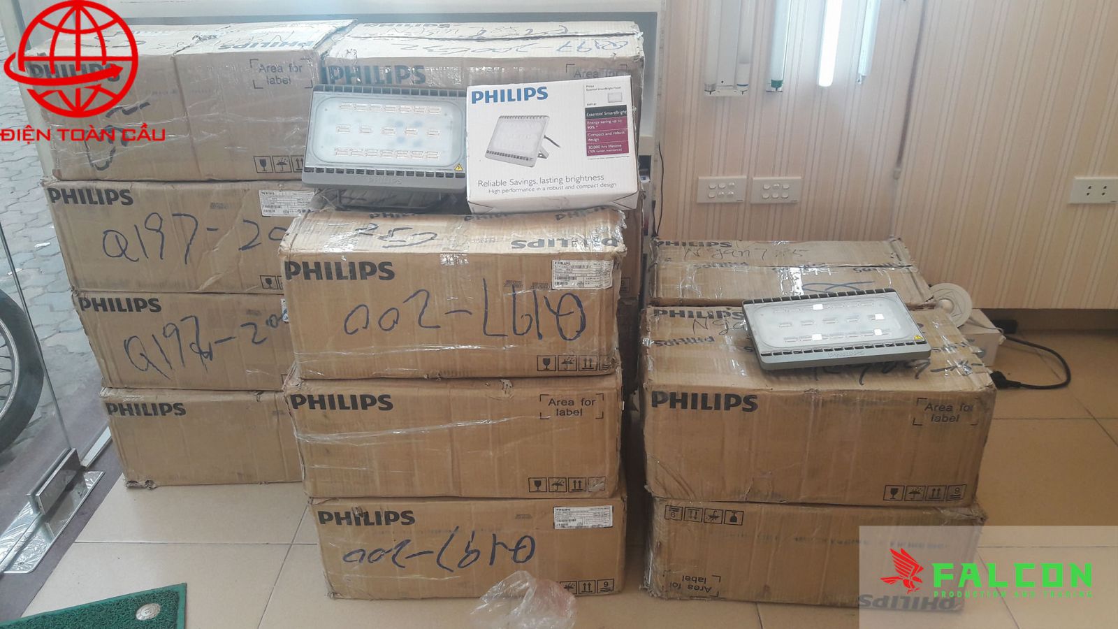 ban-den-philips-tai-kho-3 bán bóng led philips tại kho