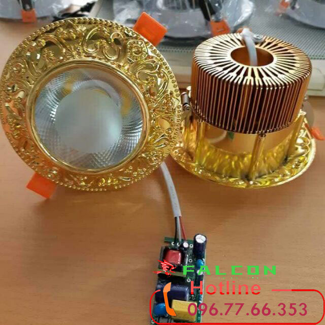 đèn tân cổ điển lâu đài