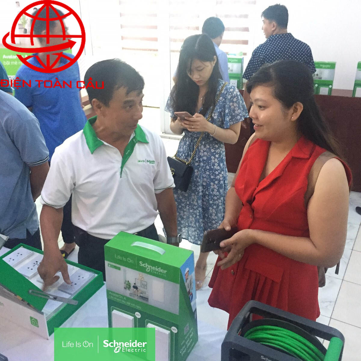 Ra mắt công tắc điện Schneider tư vấn mua công tắc ổ cắm thiết bị đóng cắt Schneider